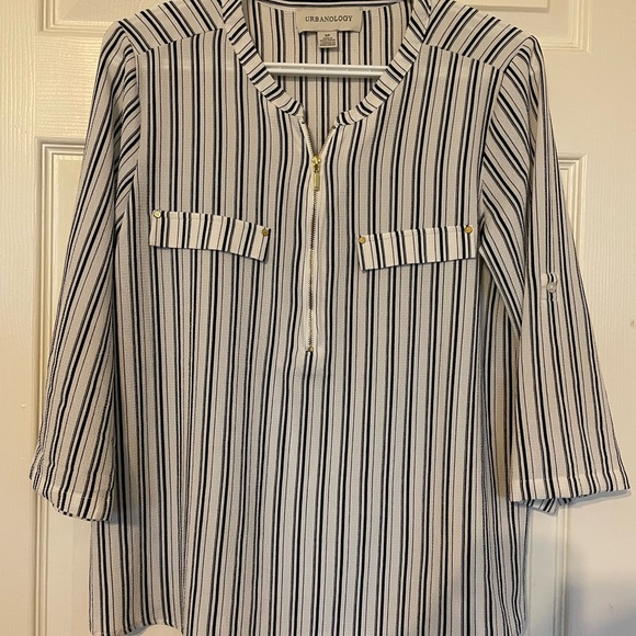 Formal top for work - Picture 1 of 2